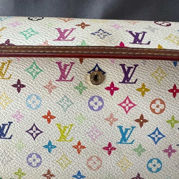 Louis Vuitton Wallet - Picture 12 of 12